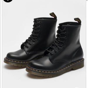 DR. MARTENS W 1460 BOOTS